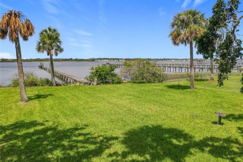 House in Daytona Beach, Florida 4 bedrooms, 360.09 sq.m. № 1833485 - photo 2