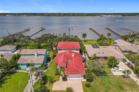 House in Daytona Beach, Florida 4 bedrooms, 360.09 sq.m. № 1833485 - photo 1