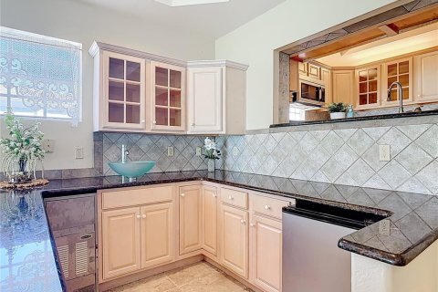 House in Daytona Beach, Florida 4 bedrooms, 360.09 sq.m. № 1833485 - photo 27