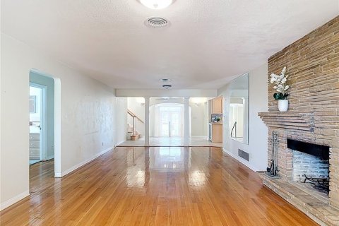 House in Daytona Beach, Florida 4 bedrooms, 360.09 sq.m. № 1833485 - photo 14