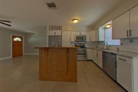 House in Dunedin, Florida 2 bedrooms, 117.06 sq.m. № 1872957 - photo 5