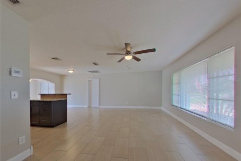 House in Dunedin, Florida 2 bedrooms, 117.06 sq.m. № 1872957 - photo 3