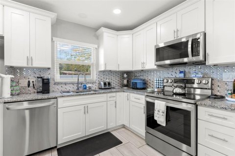 Casa en venta en Saint Petersburg, Florida, 3 dormitorios, 124.67 m2 № 2217043 - foto 12