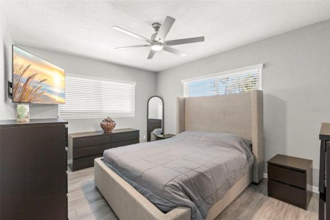 Casa en venta en Saint Petersburg, Florida, 3 dormitorios, 124.67 m2 № 2217043 - foto 20