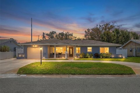 Casa en Saint Petersburg, Florida 3 dormitorios, 124.67 m2 № 2217043