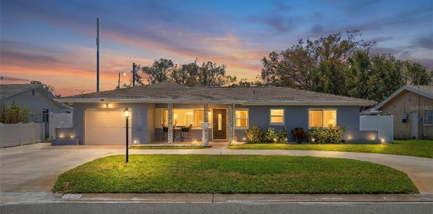Casa en Saint Petersburg, Florida 3 dormitorios, 124.67 m2 № 2217043