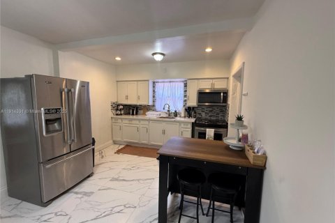 Купить виллу или дом в Майами, Флорида 4 спальни, 129.51м2, № 1969944 - фото 5