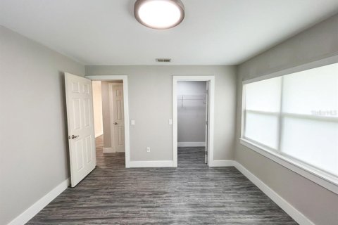 Apartment in Winter Haven, Florida 2 bedrooms, 100.52 sq.m. № 2209909 - photo 12