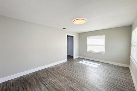 Apartment in Winter Haven, Florida 2 bedrooms, 100.52 sq.m. № 2209909 - photo 4