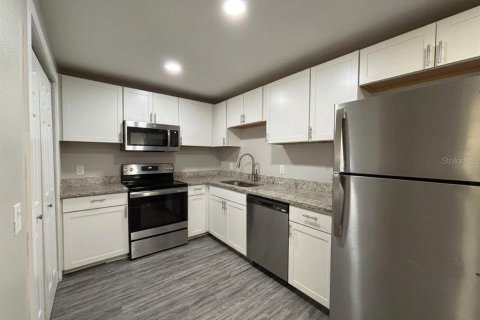 Apartment in Winter Haven, Florida 2 bedrooms, 100.52 sq.m. № 2209909 - photo 7