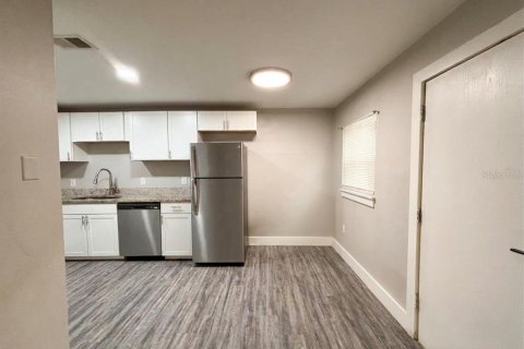 Apartment in Winter Haven, Florida 2 bedrooms, 100.52 sq.m. № 2209909 - photo 5