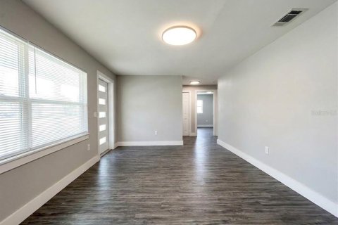 Apartment in Winter Haven, Florida 2 bedrooms, 100.52 sq.m. № 2209909 - photo 9