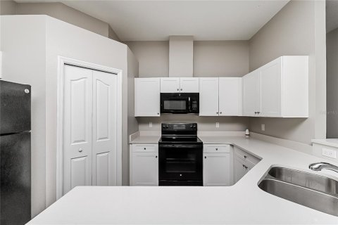 House in New Port Richey, Florida 3 bedrooms, 105.54 sq.m. № 1899118 - photo 4