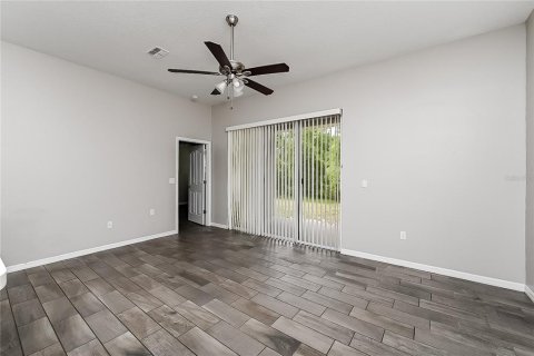 House in New Port Richey, Florida 3 bedrooms, 105.54 sq.m. № 1899118 - photo 16