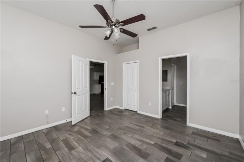 House in New Port Richey, Florida 3 bedrooms, 105.54 sq.m. № 1899118 - photo 6