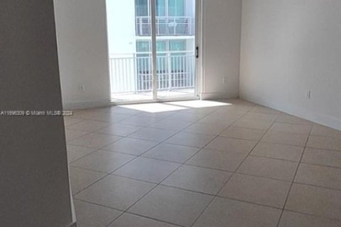 Condo in Miami, Florida, 1 bedroom  № 1862670 - photo 11