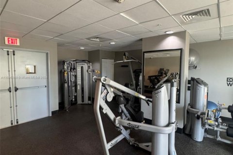 Condo in Miami, Florida, 1 bedroom  № 1862670 - photo 25
