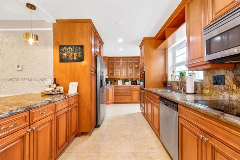Villa ou maison à louer à Lauderdale-by-the-Sea, Floride: 5 chambres, 226.68 m2 № 2152994 - photo 9