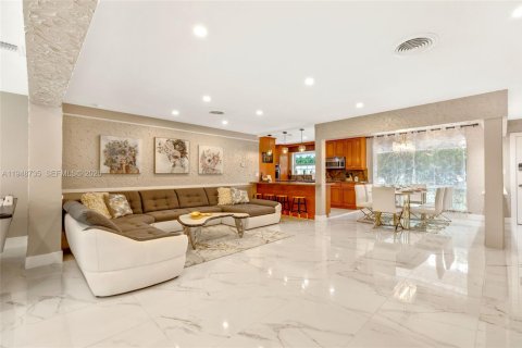 Villa ou maison à louer à Lauderdale-by-the-Sea, Floride: 5 chambres, 226.68 m2 № 2152994 - photo 14