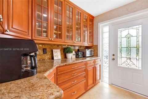 Villa ou maison à louer à Lauderdale-by-the-Sea, Floride: 5 chambres, 226.68 m2 № 2152994 - photo 13