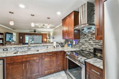 Condo in Largo, Florida, 2 bedrooms  № 1837948 - photo 7
