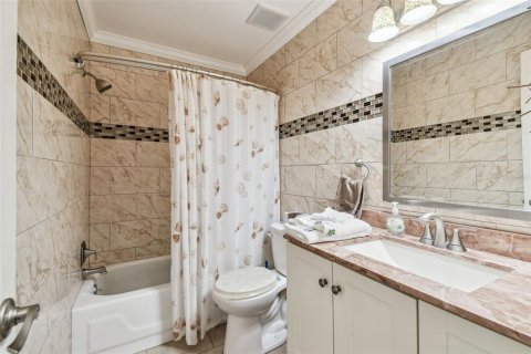 Condo in Largo, Florida, 2 bedrooms  № 1837948 - photo 15