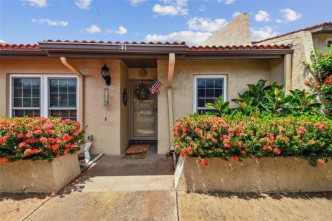 Condo in Largo, Florida, 2 bedrooms  № 1837948 - photo 2