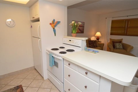 Condo in Largo, Florida, 1 bedroom  № 2196466 - photo 9