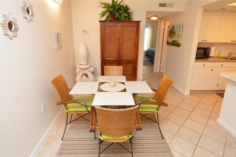 Condo in Largo, Florida, 1 bedroom  № 2196466 - photo 13