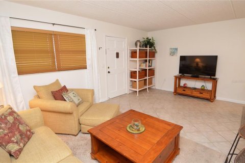 Condo in Largo, Florida, 1 bedroom  № 2196466 - photo 19