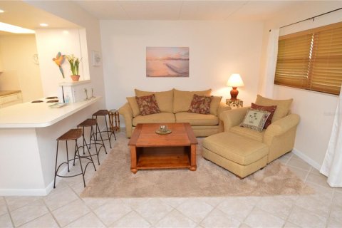 Condo in Largo, Florida, 1 bedroom  № 2196466 - photo 15