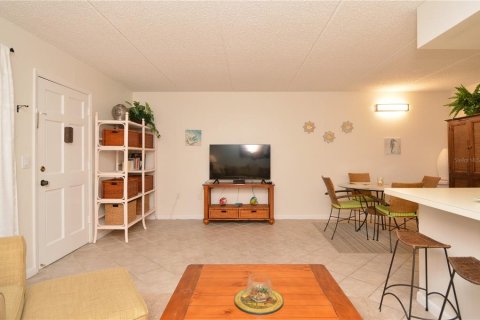 Condo in Largo, Florida, 1 bedroom  № 2196466 - photo 20