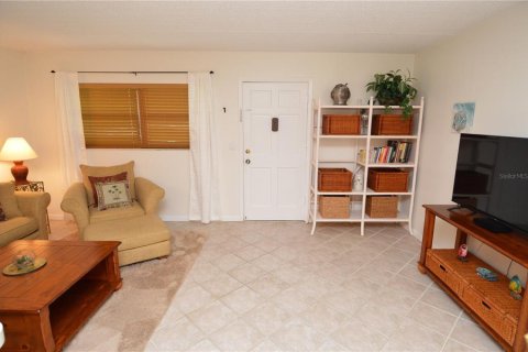Condo in Largo, Florida, 1 bedroom  № 2196466 - photo 18