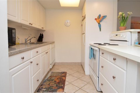 Condo in Largo, Florida, 1 bedroom  № 2196466 - photo 8