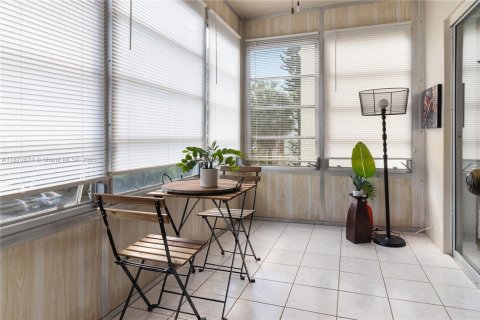 Condominio en venta en Lauderhill, Florida, 2 dormitorios, 91.04 m2 № 1981796 - foto 7