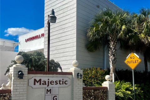 Condominio en venta en Lauderhill, Florida, 2 dormitorios, 91.04 m2 № 1981796 - foto 15