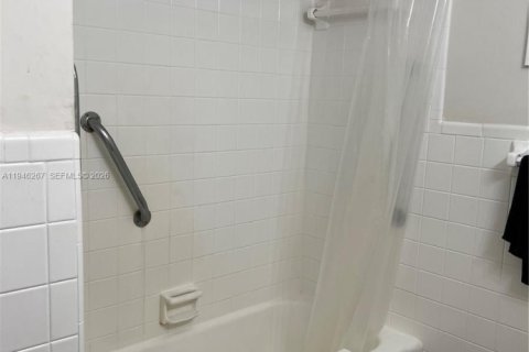 Купить кондоминиум в Холливуд, Флорида 2 спальни, 83.61м2, № 2010831 - фото 6