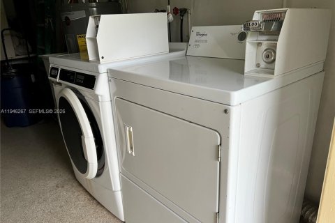 Купить кондоминиум в Холливуд, Флорида 2 спальни, 83.61м2, № 2010831 - фото 21