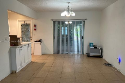 Купить кондоминиум в Холливуд, Флорида 2 спальни, 83.61м2, № 2010831 - фото 8