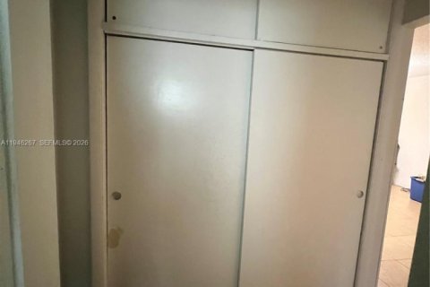 Купить кондоминиум в Холливуд, Флорида 2 спальни, 83.61м2, № 2010831 - фото 13