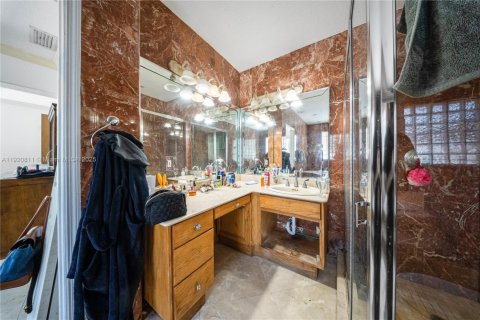 Villa ou maison à vendre à Miami, Floride: 3 chambres, 203.27 m2 № 1975693 - photo 15