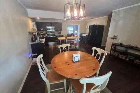 House in Sarasota, Florida 3 bedrooms, 122.63 sq.m. № 2341639 - photo 4