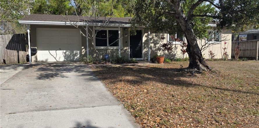 House in Sarasota, Florida 3 bedrooms, 122.63 sq.m. № 2341639