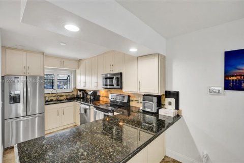 Casa en Margate, Florida 2 dormitorios, 98.85 m2 № 2056660