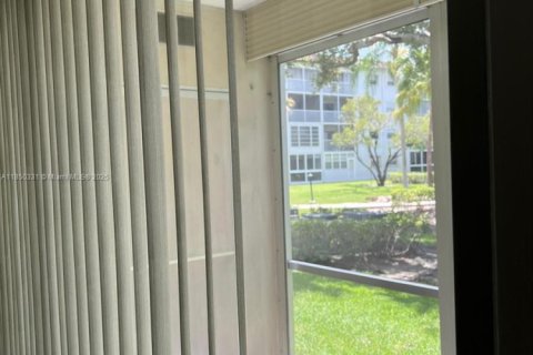 Снять в аренду кондоминиум в Пемброк-Пайнс, Флорида 2 спальни, 102.19м2, № 1989316 - фото 5