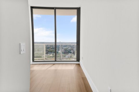 Condo in Lake Park, Florida, 3 bedrooms № 2261970 - photo 16