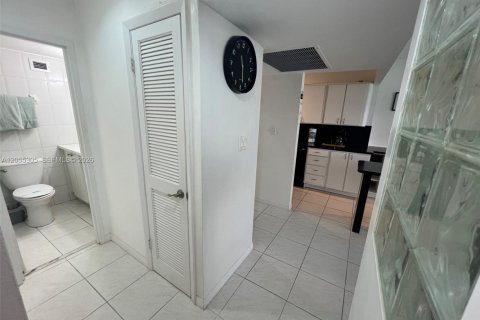 Copropriété à vendre à Miami Beach, Floride: 1 chambre, 65.03 m2 № 2259865 - photo 27