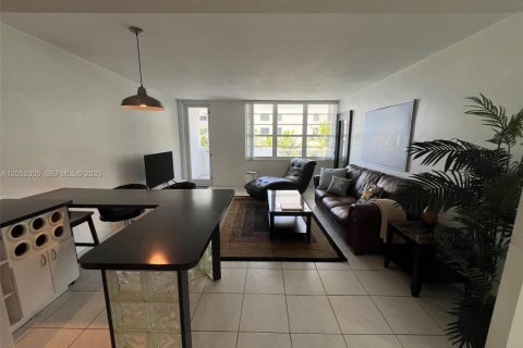 Copropriété à vendre à Miami Beach, Floride: 1 chambre, 65.03 m2 № 2259865 - photo 10