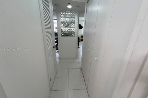 Copropriété à vendre à Miami Beach, Floride: 1 chambre, 65.03 m2 № 2259865 - photo 26