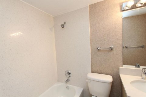 Condo in Tampa, Florida, 2 rooms  № 1773630 - photo 17